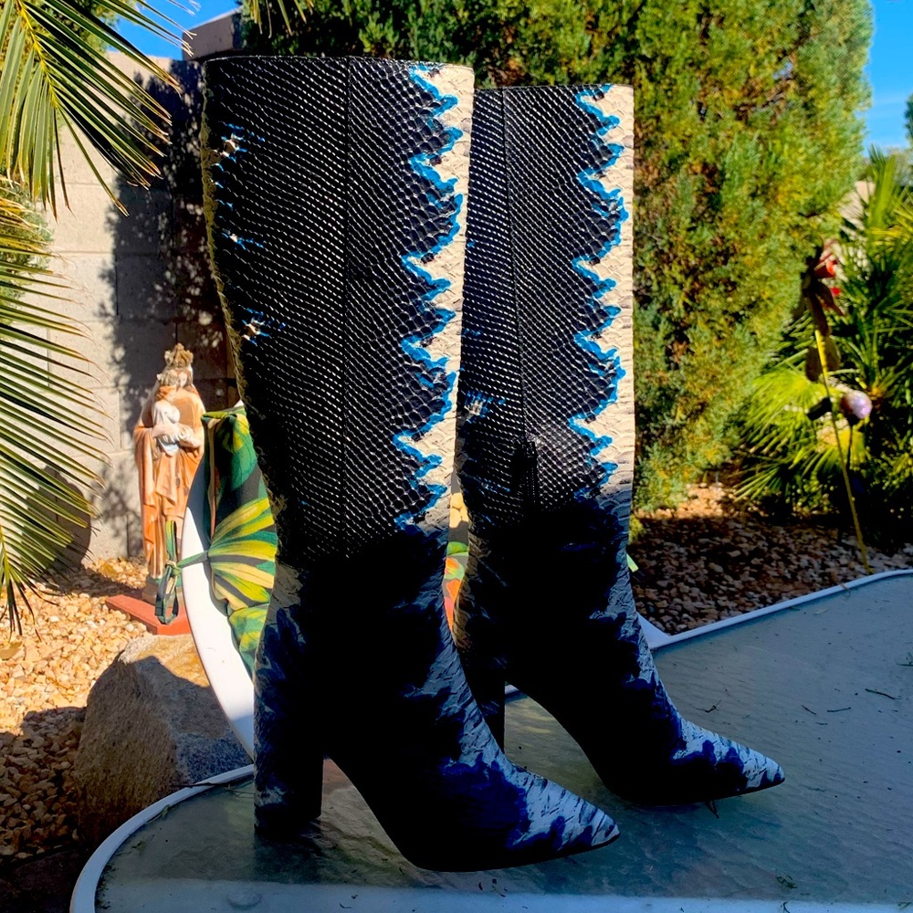 Gianni Bini Kellbie snake print women's leather tall boots 3.5" heel Size 8.5